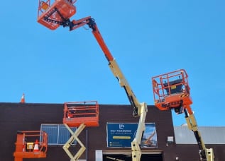 A scissor lift equipment is all set to provide EWP yellow card training to obtain the EWP yellow card course ticket.